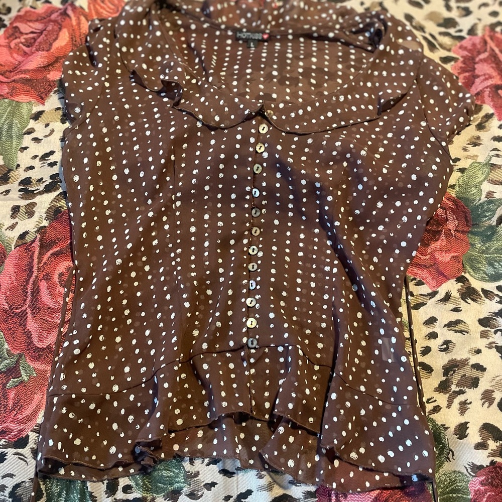 Dressy top with ruffled shirt sleeves
